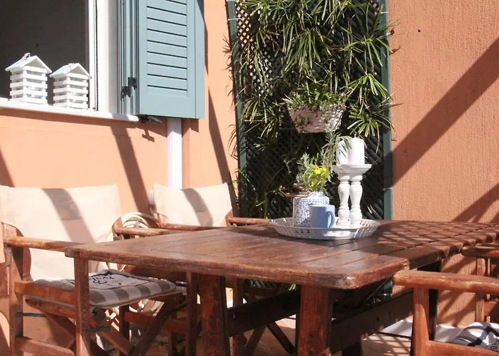 Alekos Houses-sundance * Lixouri