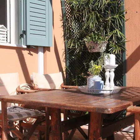 Alekos Houses-sundance * Lixouri